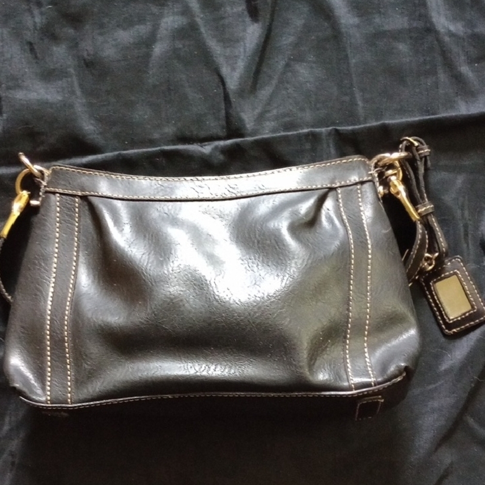 Elegant Black Leather Shoulder Bag